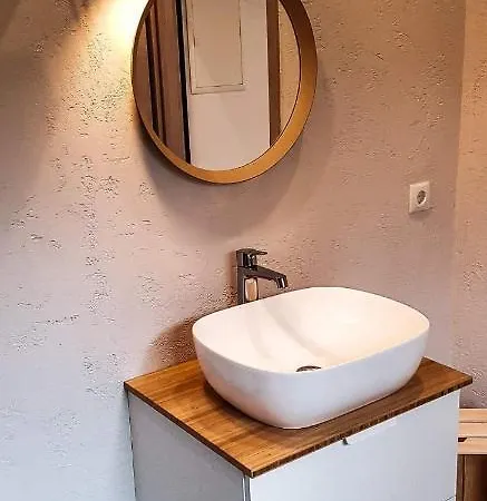 Ski & Relax -Gemuetliche Apartments Nur Minuten Zur Gerlitzen Апартаменты Боденсдорф