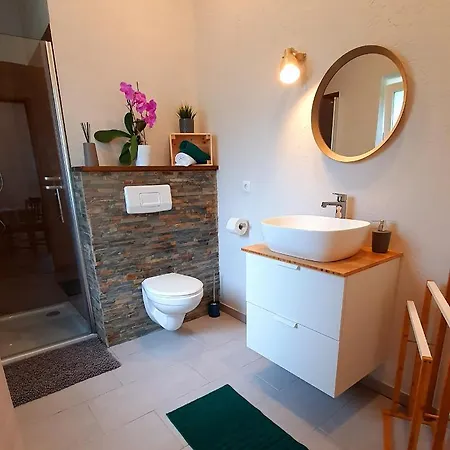 Ski & Relax -Gemuetliche Apartments Nur Minuten Zur Gerlitzen Апартаменты *