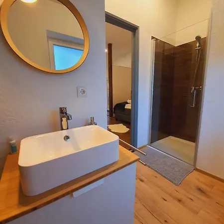 Ski & Relax -Gemuetliche Apartments Nur Minuten Zur Gerlitzen Апартаменты *