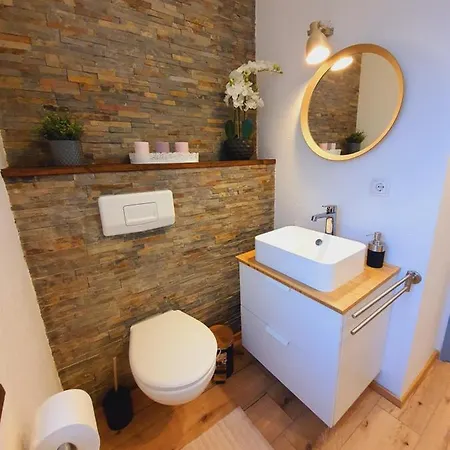 Ski & Relax -Gemuetliche Apartments Nur Minuten Zur Gerlitzen Апартаменты